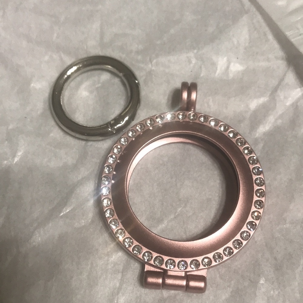 Rhinestone Metal Case For Airtag Rose Pink New